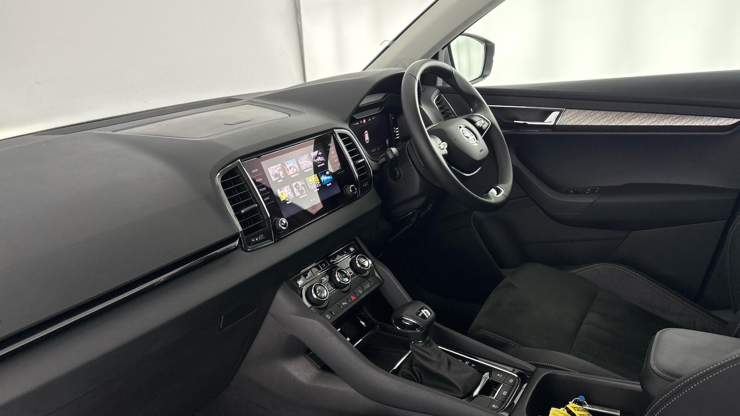 Used Skoda Karoq 2024 for sale - 77602191: Photo 2