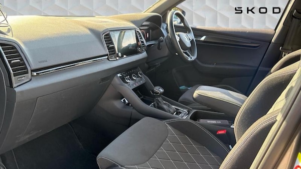Used Skoda Karoq 2024 for sale - 73327163: Photo 2