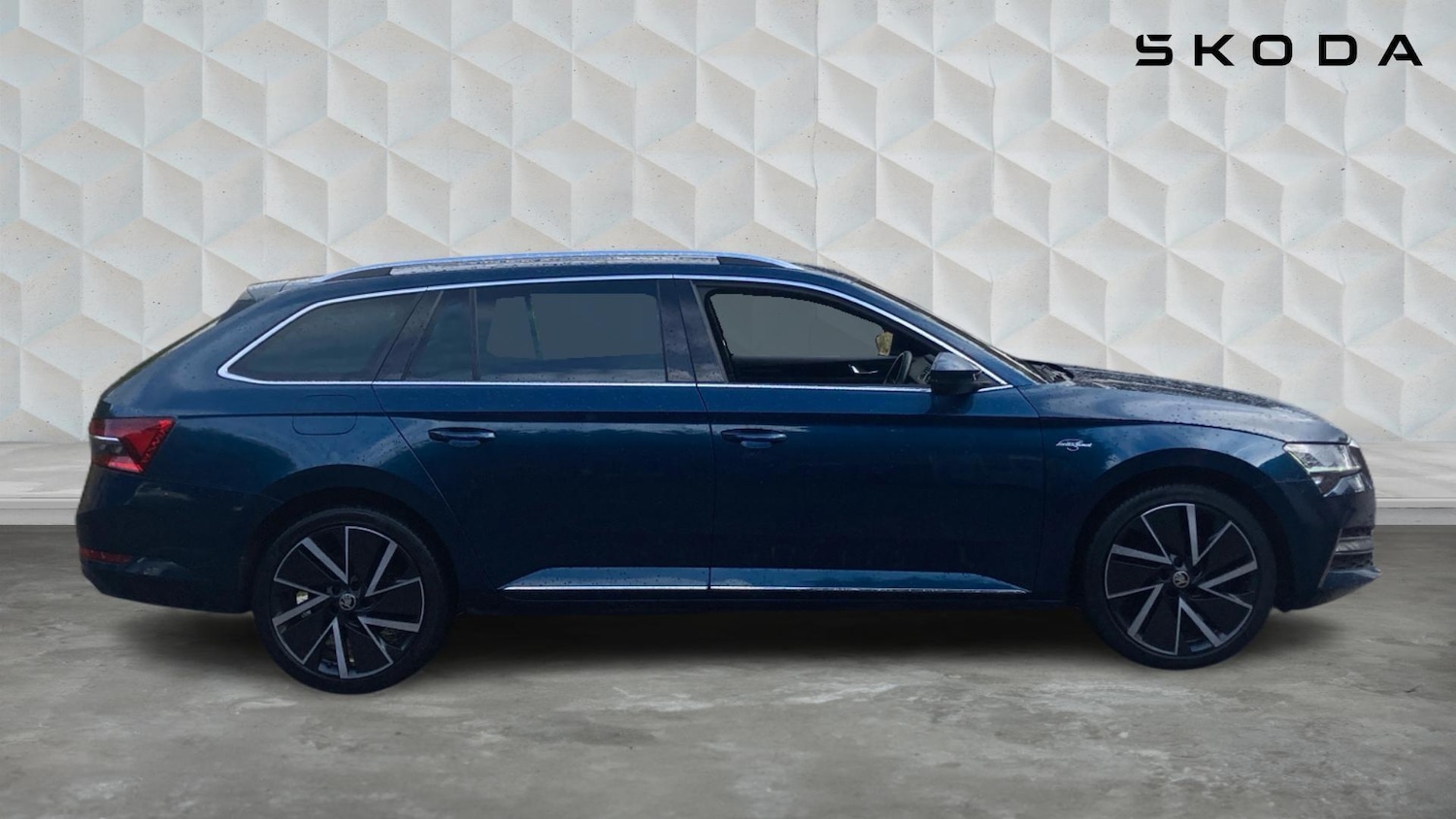 Used Skoda Superb 2023 for sale - 77515539: Photo 5