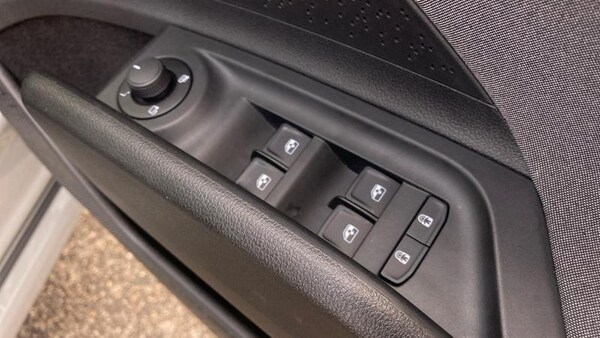 Used Skoda Enyaq 2025 for sale - 76252393: Photo 25