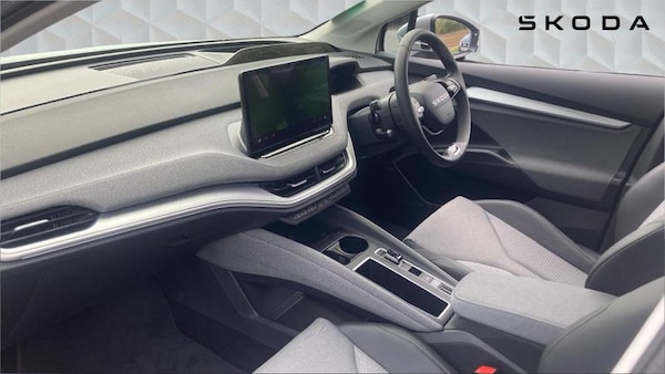 Used Skoda Enyaq 2025 for sale - 76252393: Photo 2