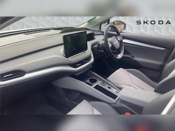 Used Skoda Enyaq 2025 for sale - 76252393: Photo 2