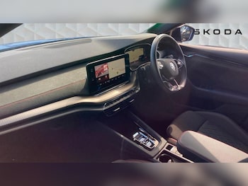 Used Skoda Octavia 2022 for sale - 76162084: Photo 2