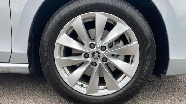 Used Skoda Superb 2024 for sale - 75550131: Photo 6