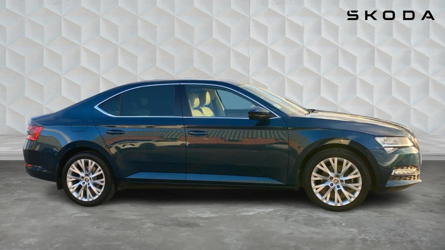 Used Skoda Superb 2023 for sale - 77653222: Photo 4