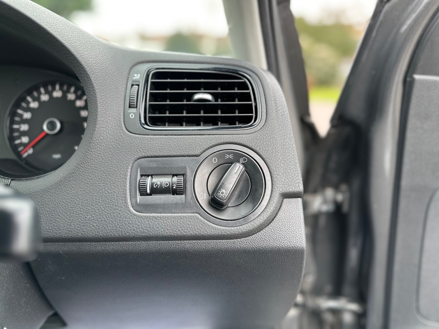 Used Volkswagen Polo 2010 for sale - 78107302: Photo 15