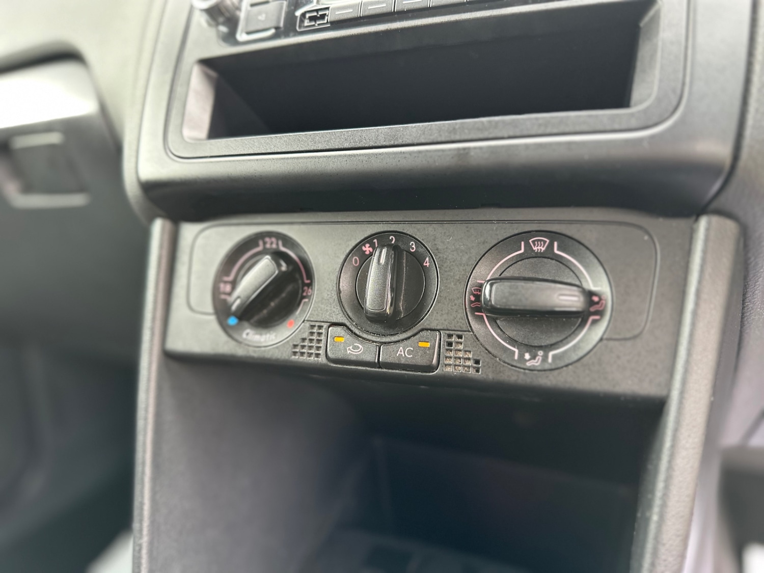 Used Volkswagen Polo 2010 for sale - 78107302: Photo 17