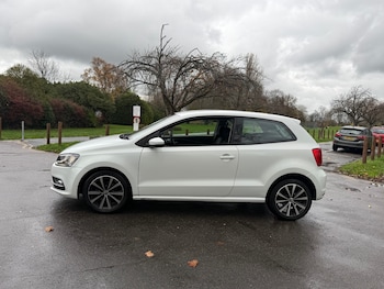 Used Volkswagen Polo 2015 for sale - 77127790: Photo