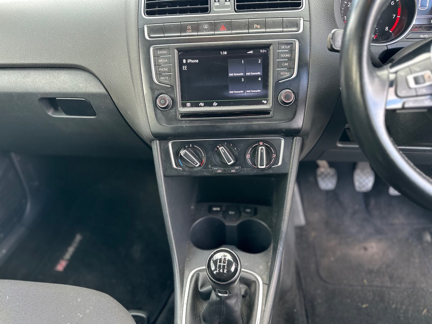 Used Volkswagen Polo 2015 for sale - 77354955: Photo 11