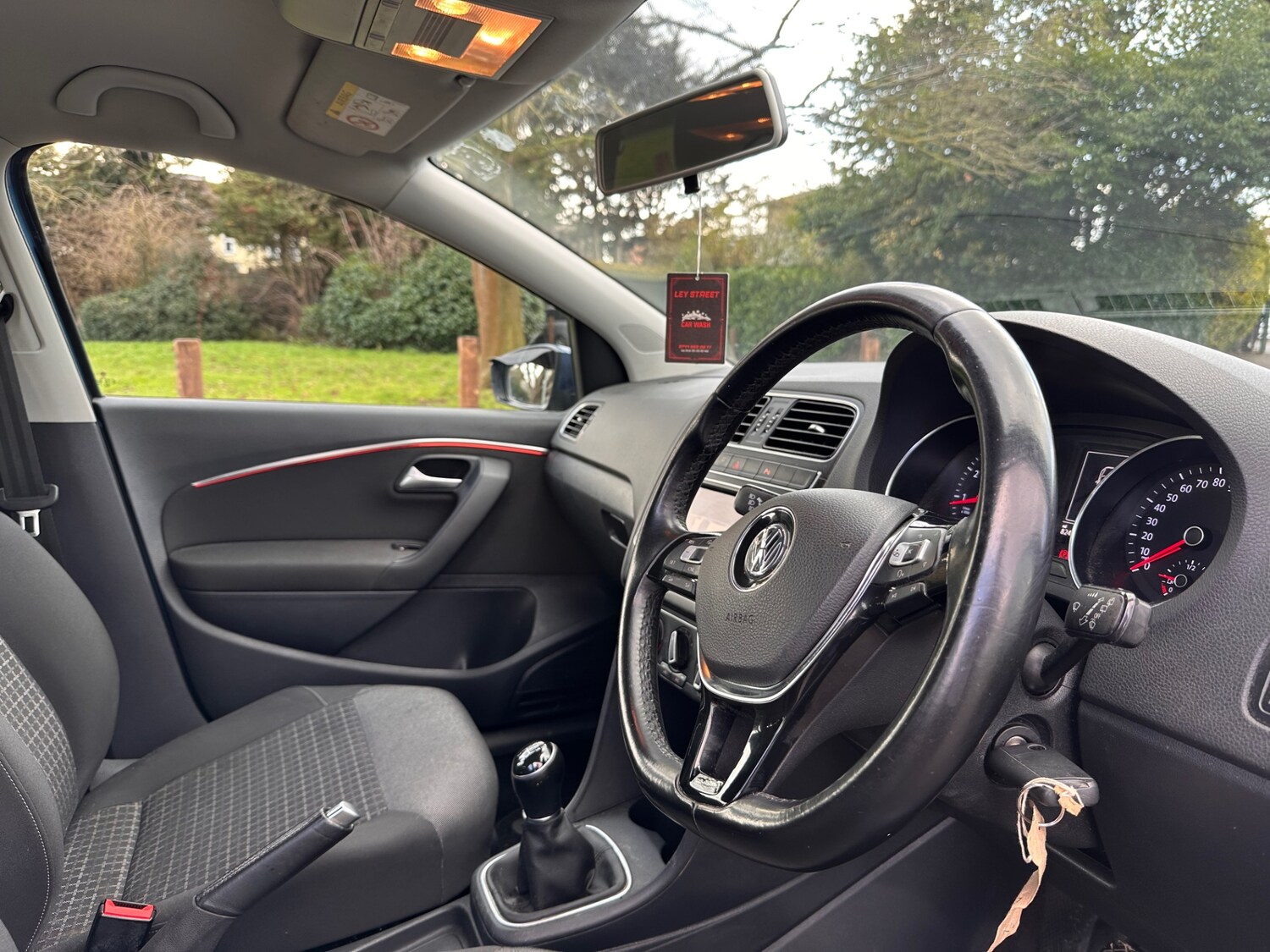 Used Volkswagen Polo 2015 for sale - 77354955: Photo 8