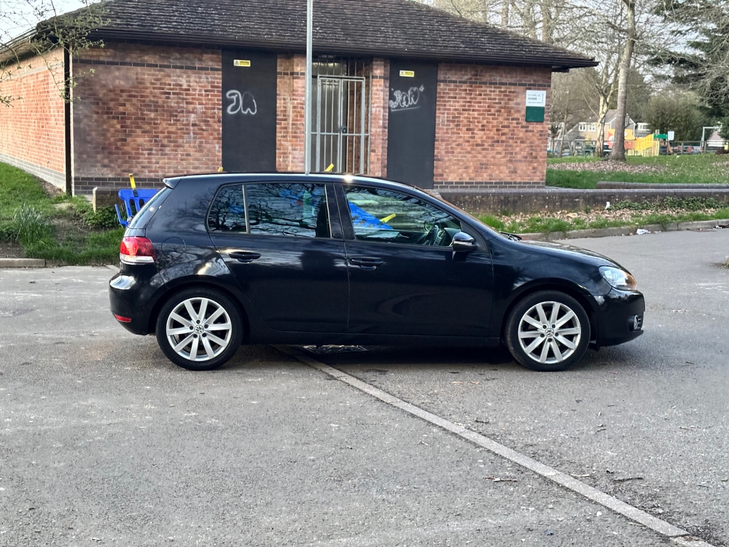 Used Volkswagen Golf 2010 for sale - 77891755: Photo 8