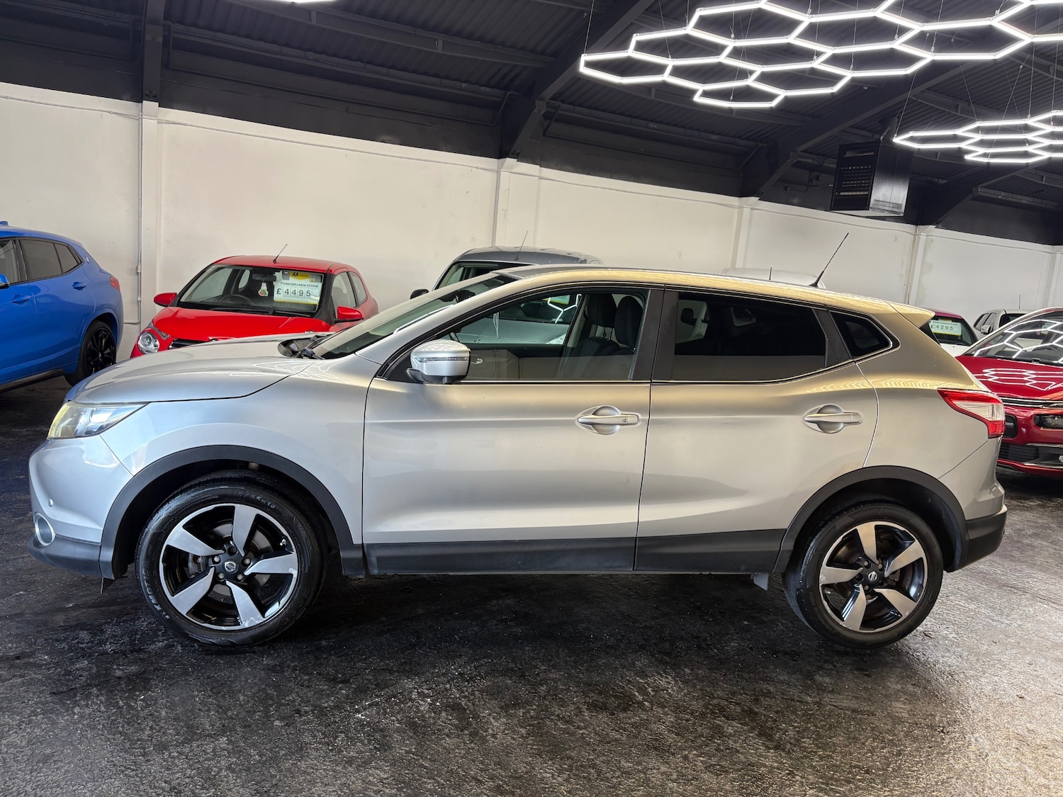 Used Nissan Qashqai 2015 for sale - 77555358: Photo 4