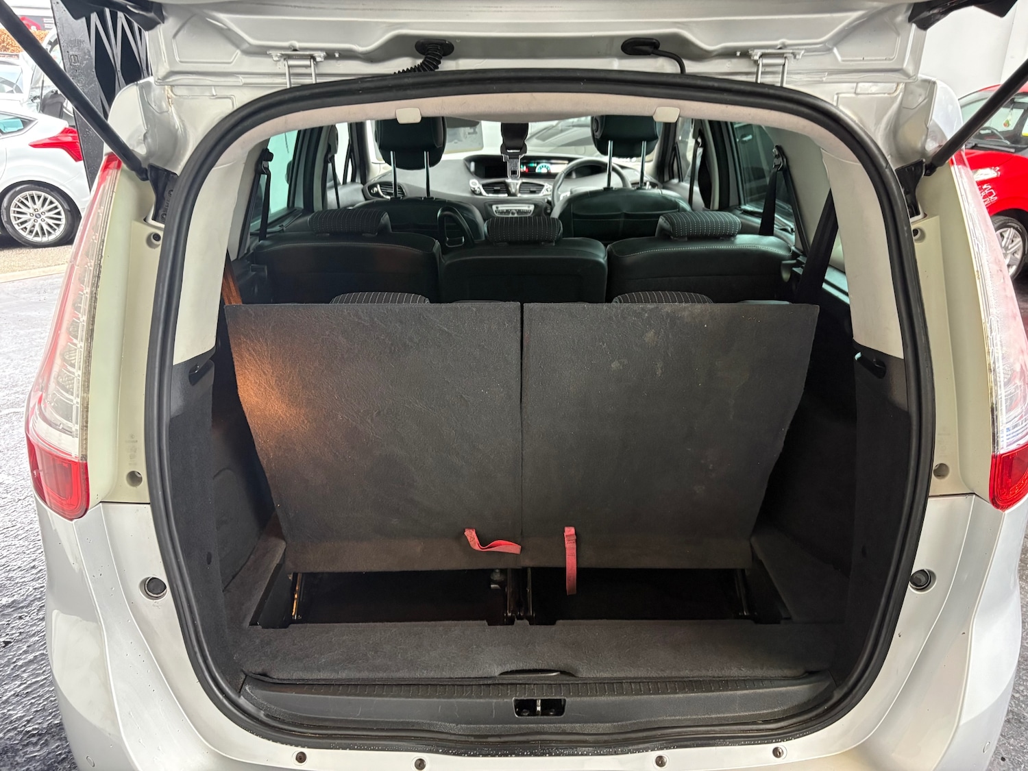 Used Renault Grand Scenic 2011 for sale - 77298730: Photo 10