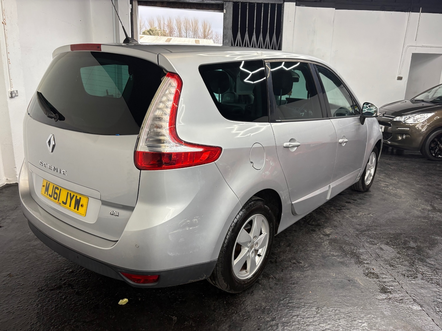 Used Renault Grand Scenic 2011 for sale - 77298730: Photo 6