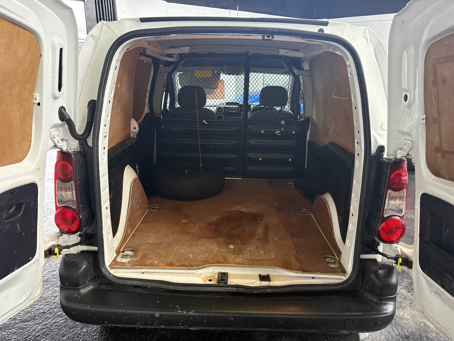 Used Peugeot Partner 2015 for sale - 77490160: Photo 10