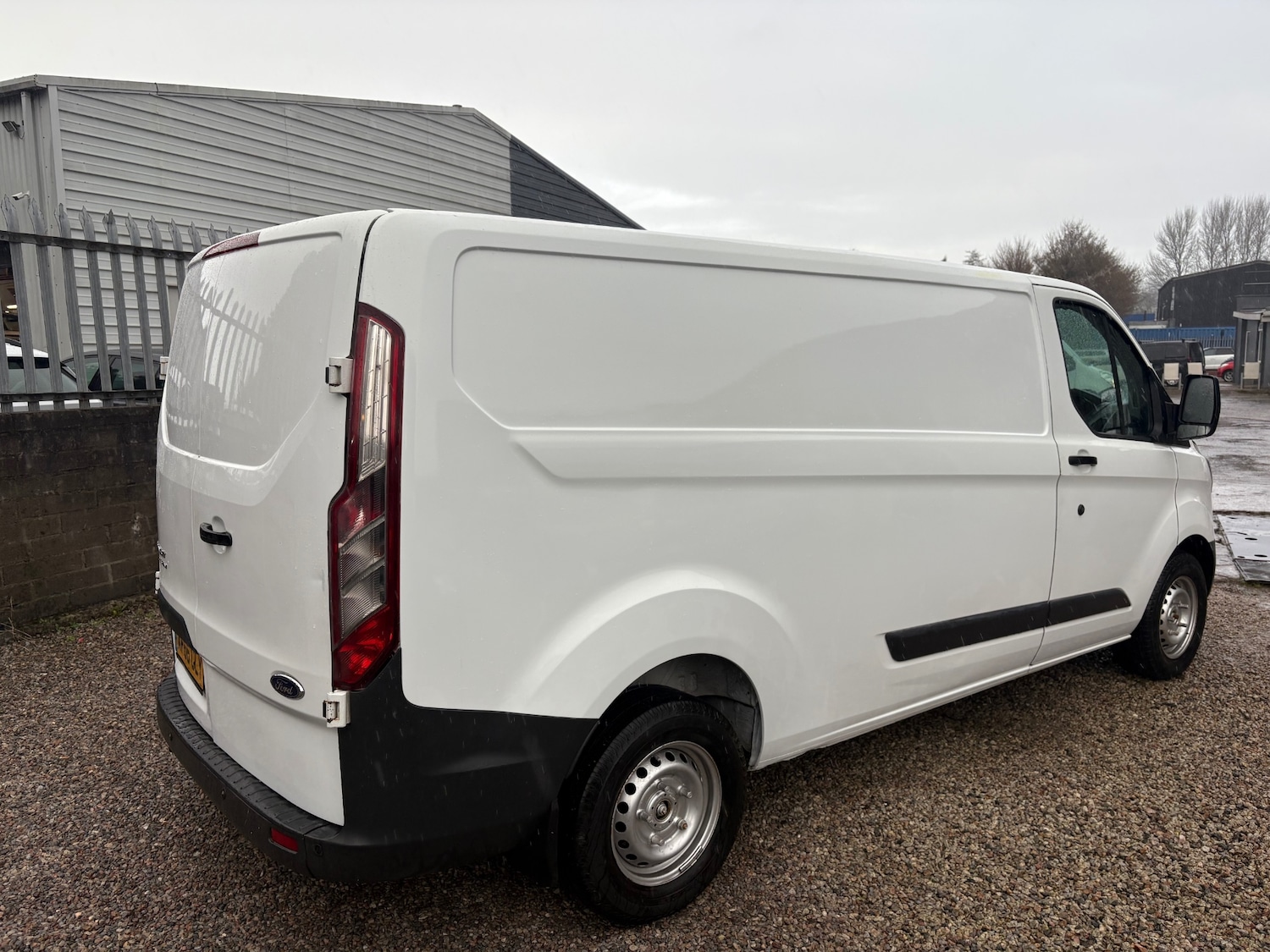 Used Ford Transit Custom 2016 for sale - 76736523: Photo 3
