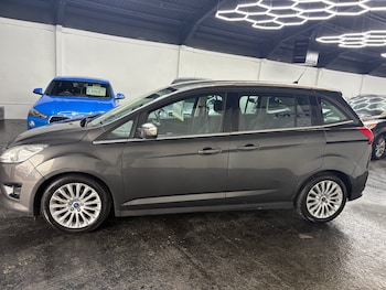 Used Ford Grand C-Max 2015 for sale - 77790375: Photo