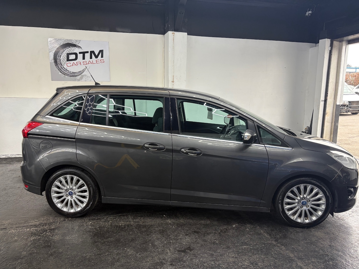 Used Ford Grand C-Max 2015 for sale - 77790375: Photo 6