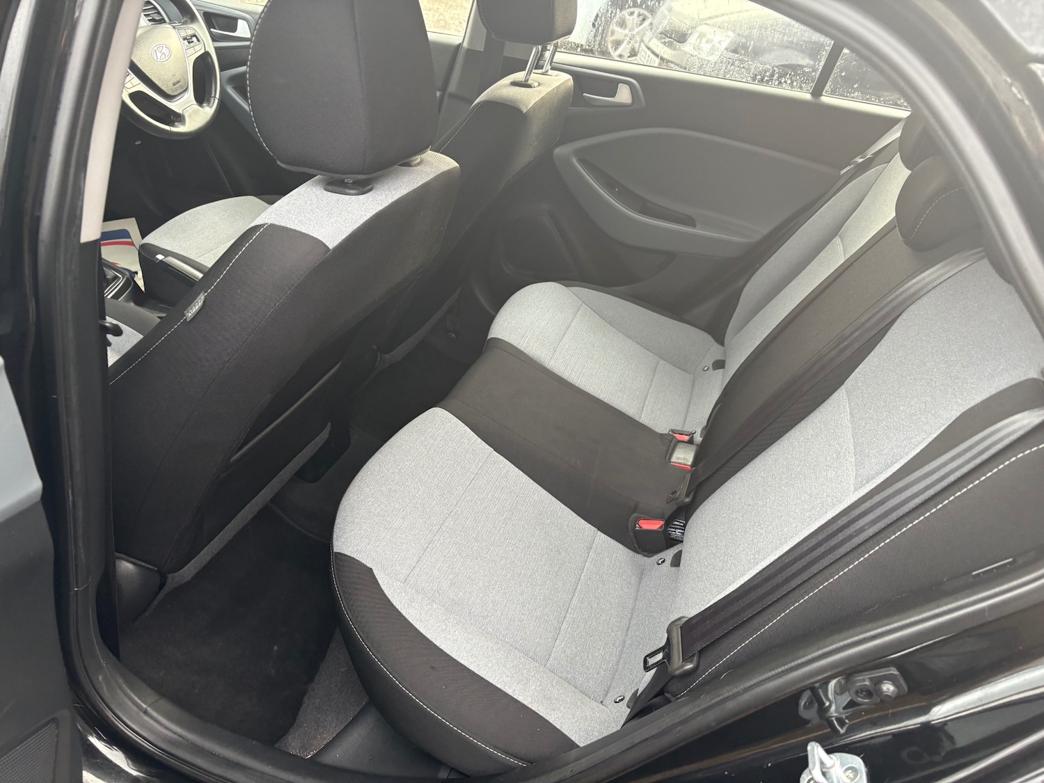 Used Hyundai i20 2017 for sale - 76776508: Photo 8