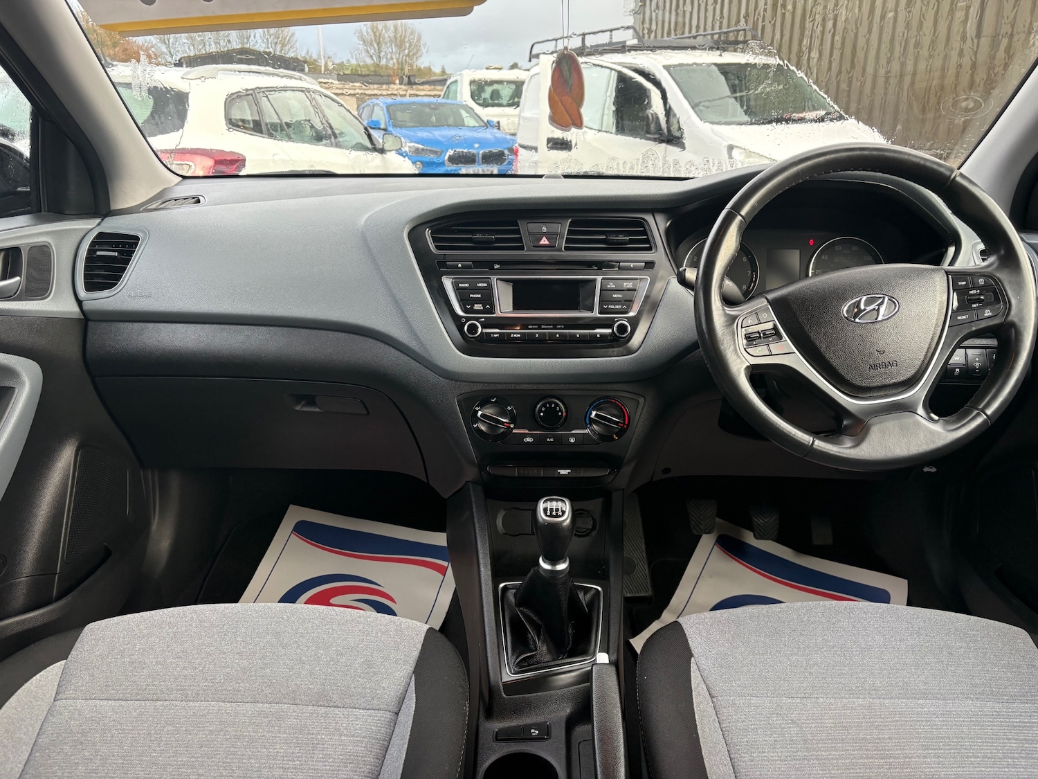 Used Hyundai i20 2017 for sale - 76776508: Photo 9