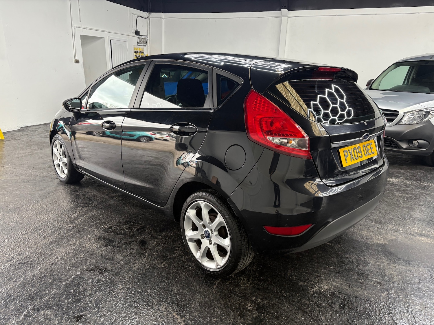 Used Ford Fiesta 2009 for sale - 77607008: Photo 4