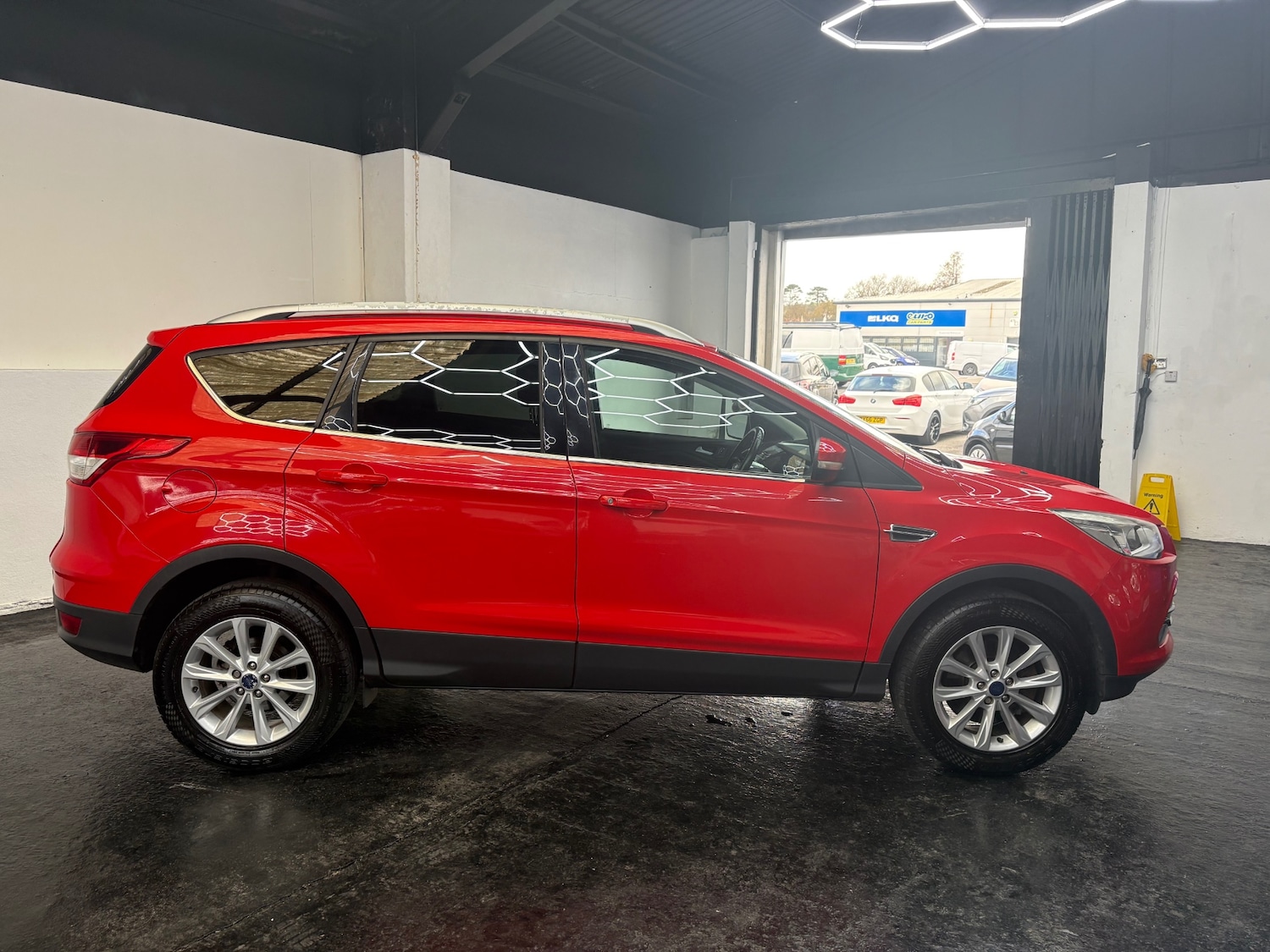 Used Ford Kuga 2015 for sale - 77570125: Photo 4