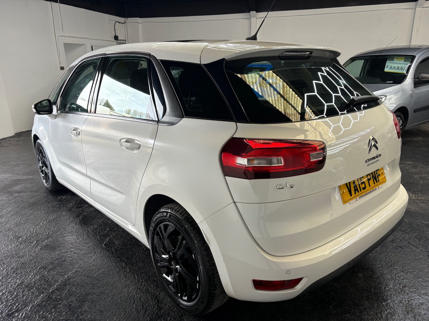 Used Citroen C4 Picasso 2015 for sale - 77778882: Photo 3