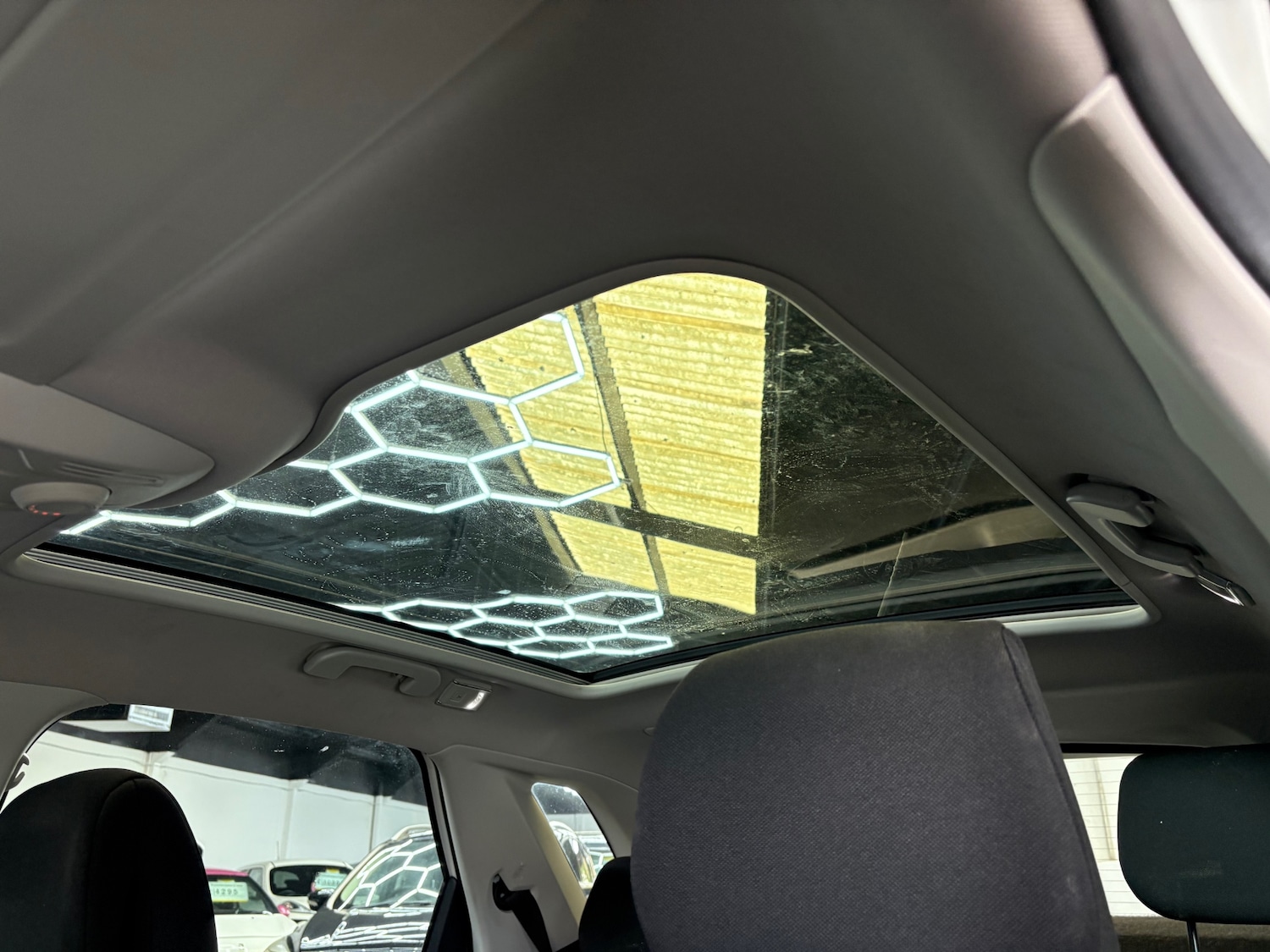 Used Citroen C4 Picasso 2015 for sale - 77778882: Photo 9