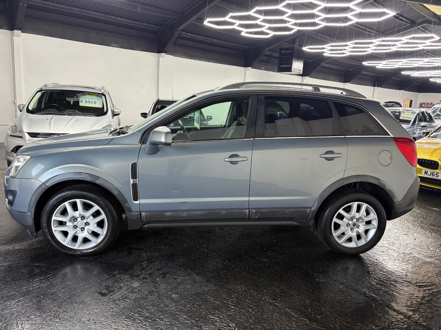 Used Vauxhall Antara 2012 for sale - 76935449: Photo 2