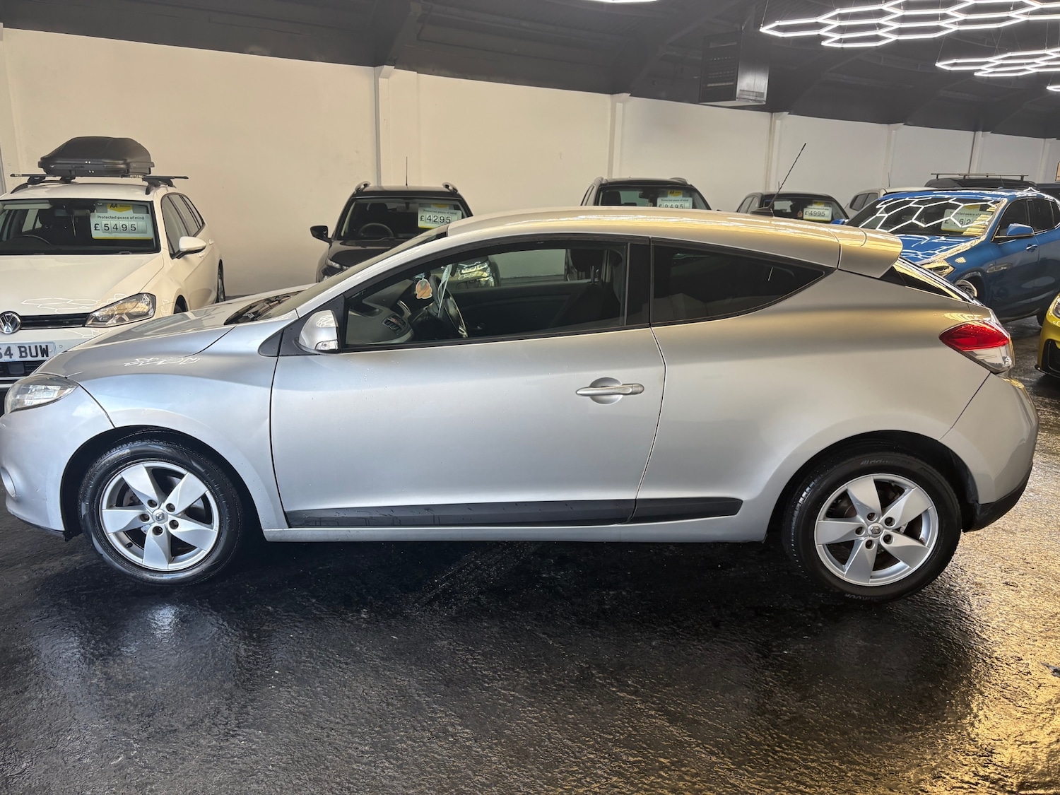 Used Renault Megane 2011 for sale - 77086263: Photo 8