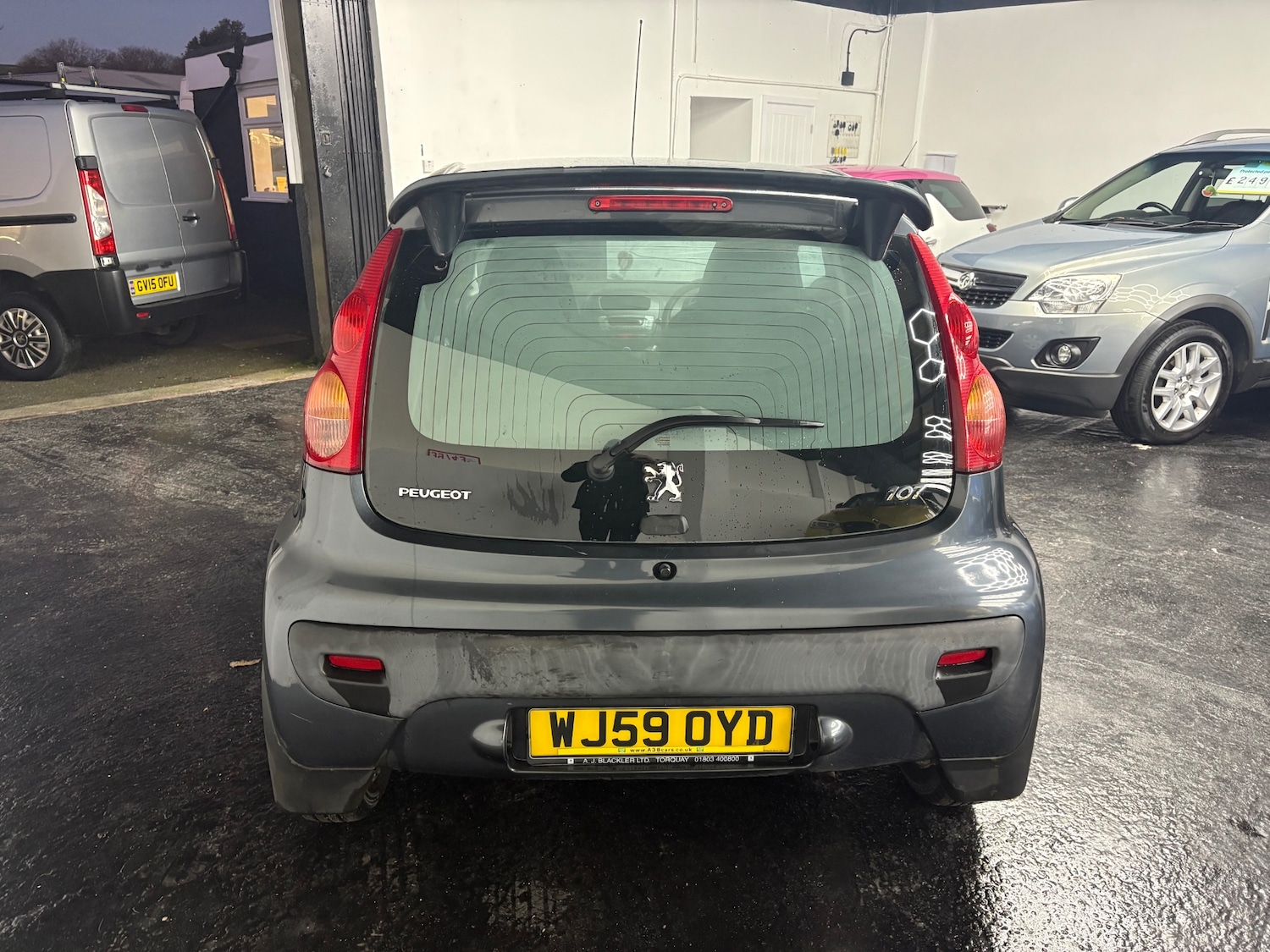 Used Peugeot 107 2009 for sale - 76960360: Photo 8
