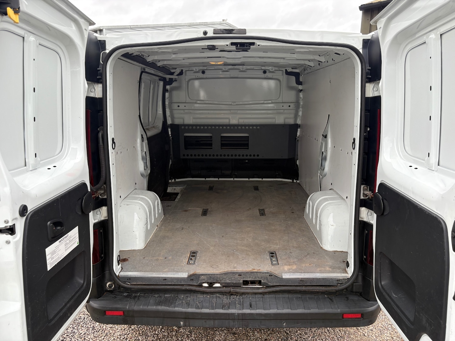 Used Vauxhall Vivaro 2018 for sale - 76418618: Photo 8