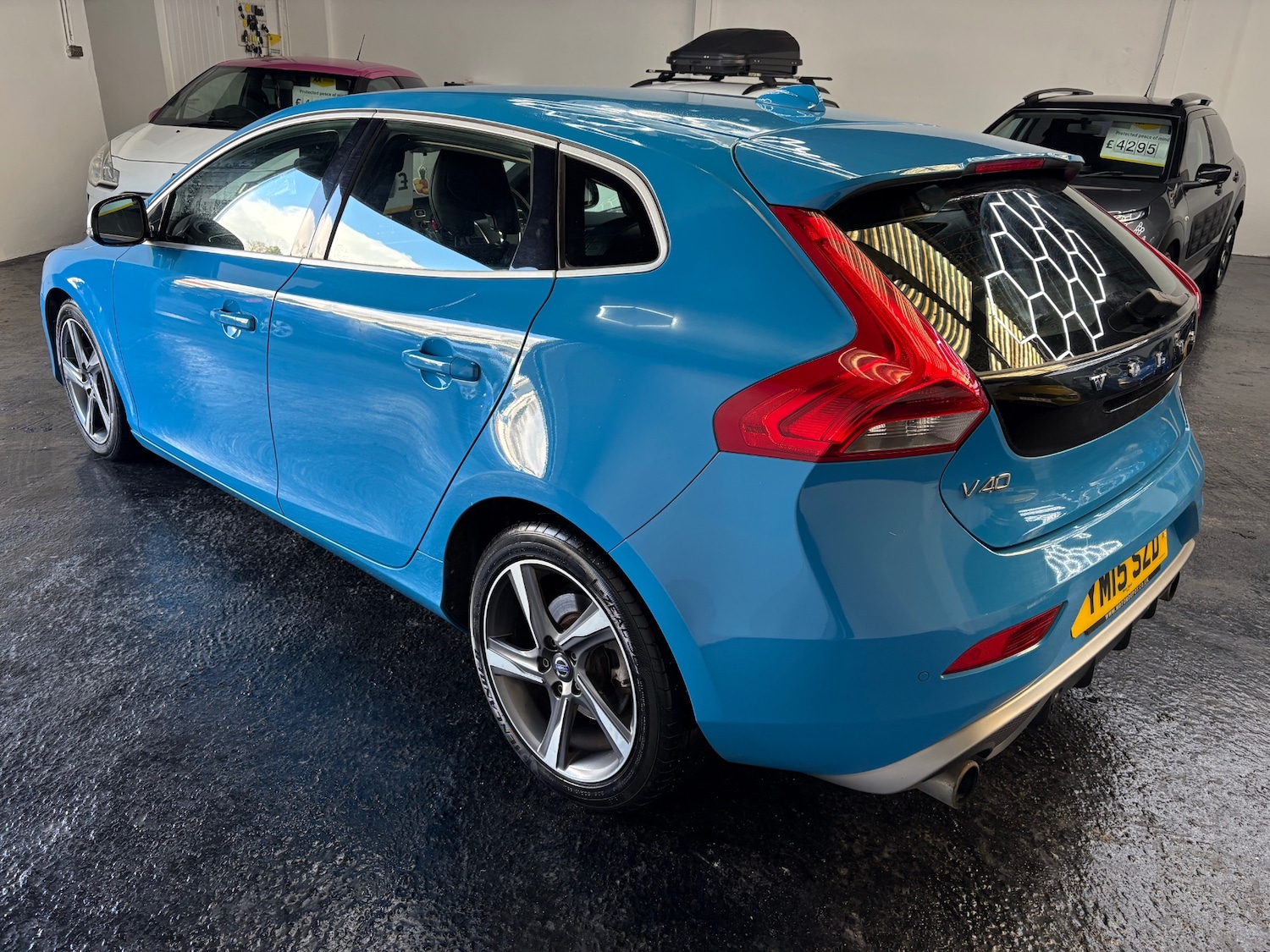 Used Volvo V40 2015 for sale - 77086437: Photo 3