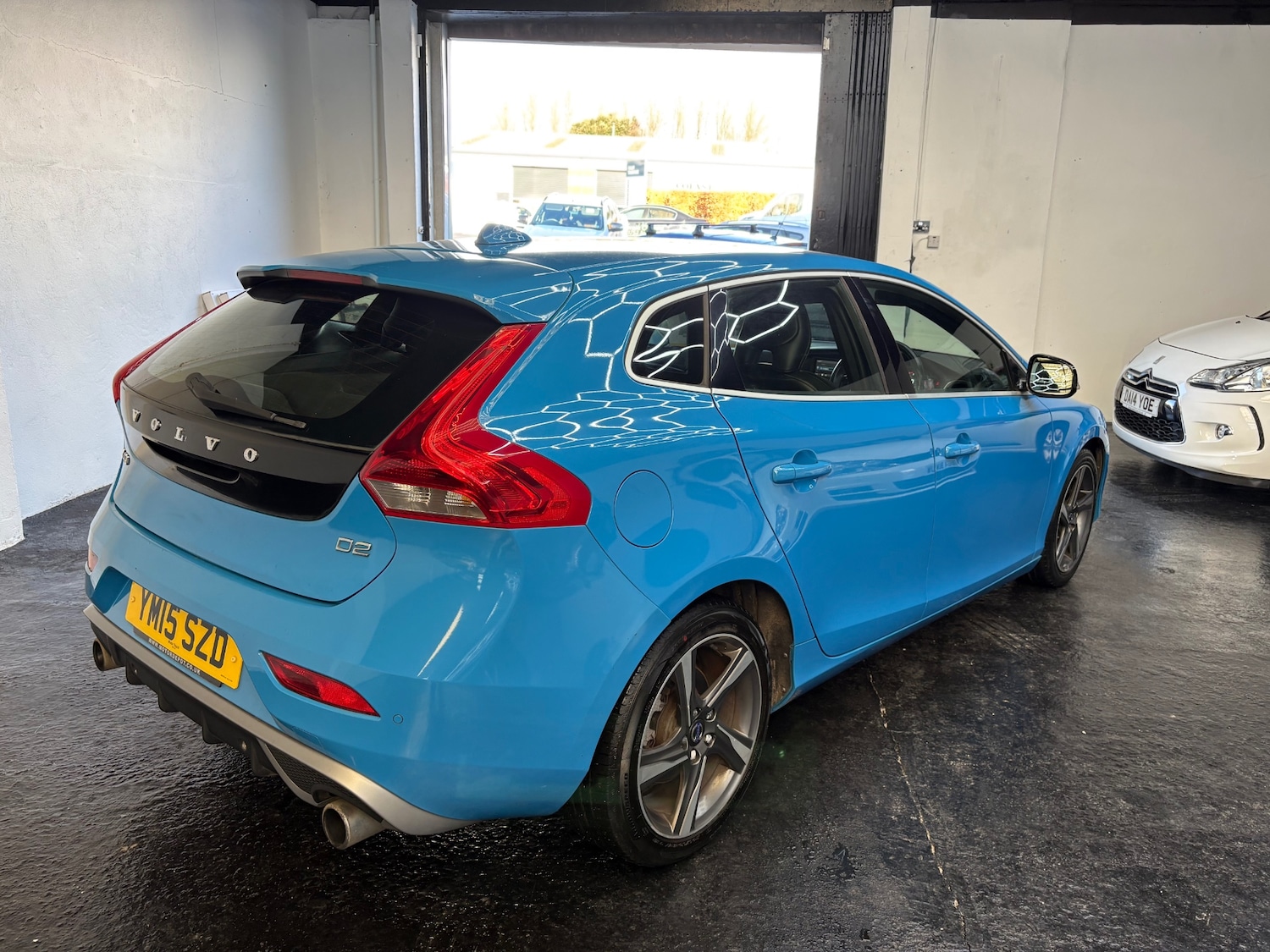 Used Volvo V40 2015 for sale - 77086437: Photo 5