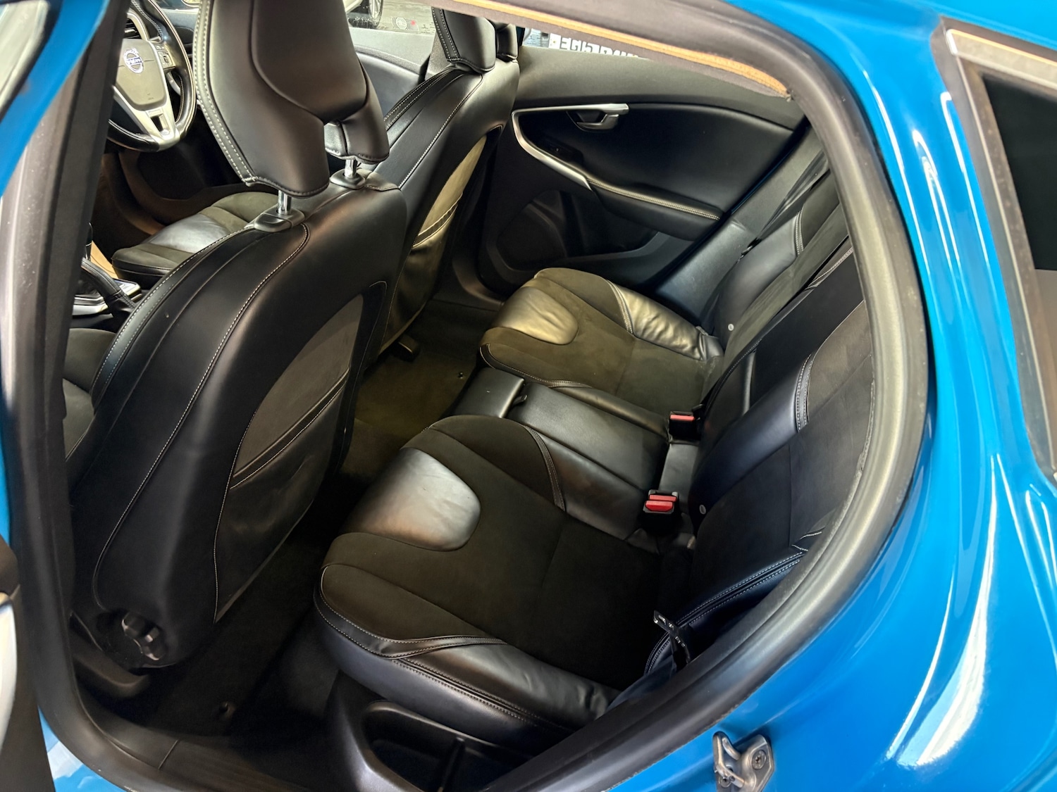 Used Volvo V40 2015 for sale - 77086437: Photo 8