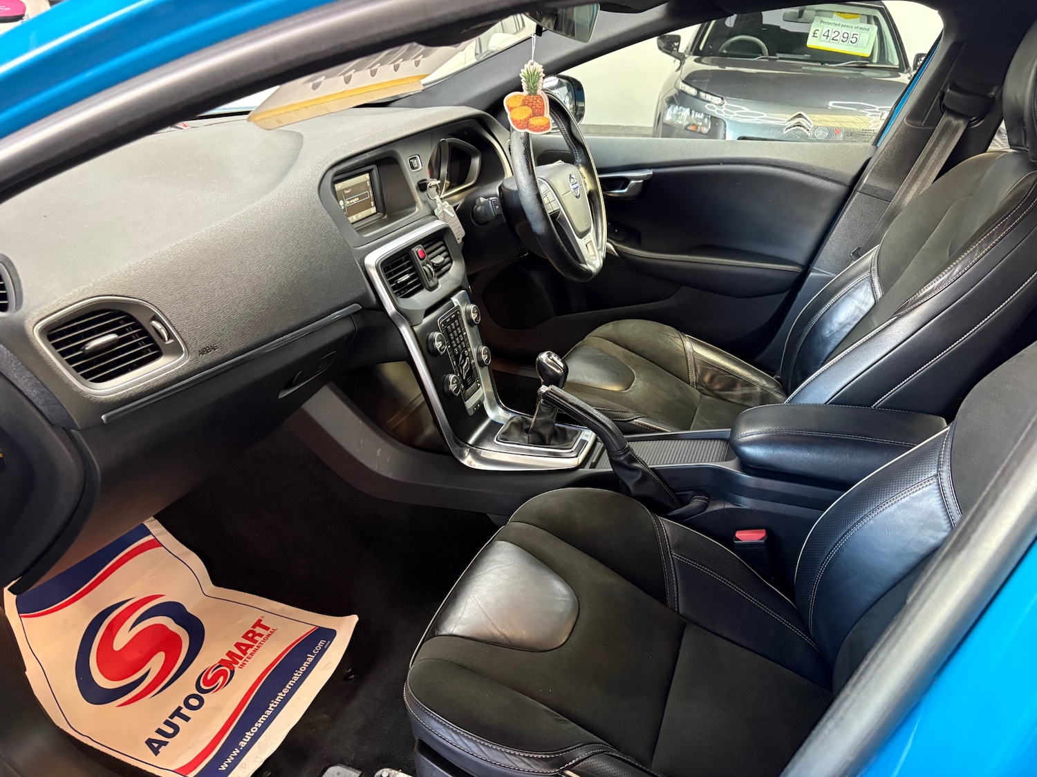 Used Volvo V40 2015 for sale - 77086437: Photo 9