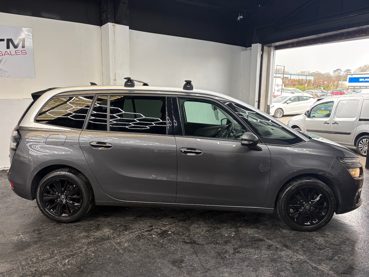 Used Citroen Grand C4 Picasso 2017 for sale - 78018110: Photo 2