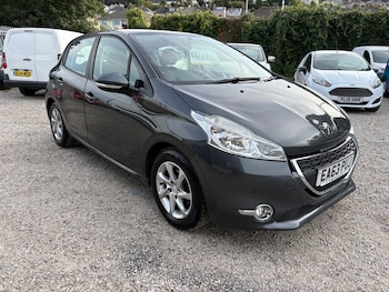 Peugeot - 208