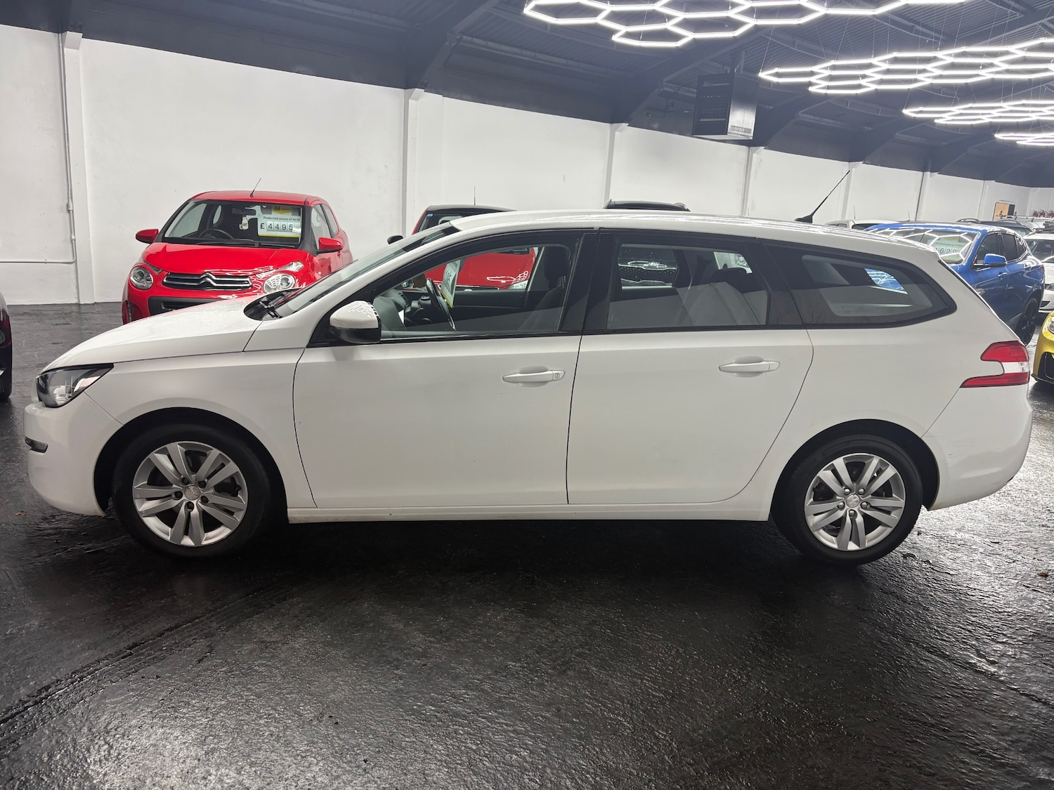 Used Peugeot 308 2015 for sale - 77206851: Photo 8