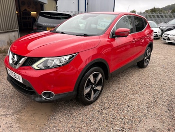 Used Nissan Qashqai 2015 for sale - 76156825: Photo 2