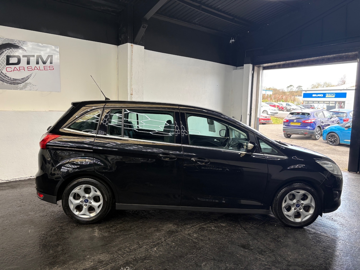 Used Ford Grand C-Max 2014 for sale - 78018467: Photo 2