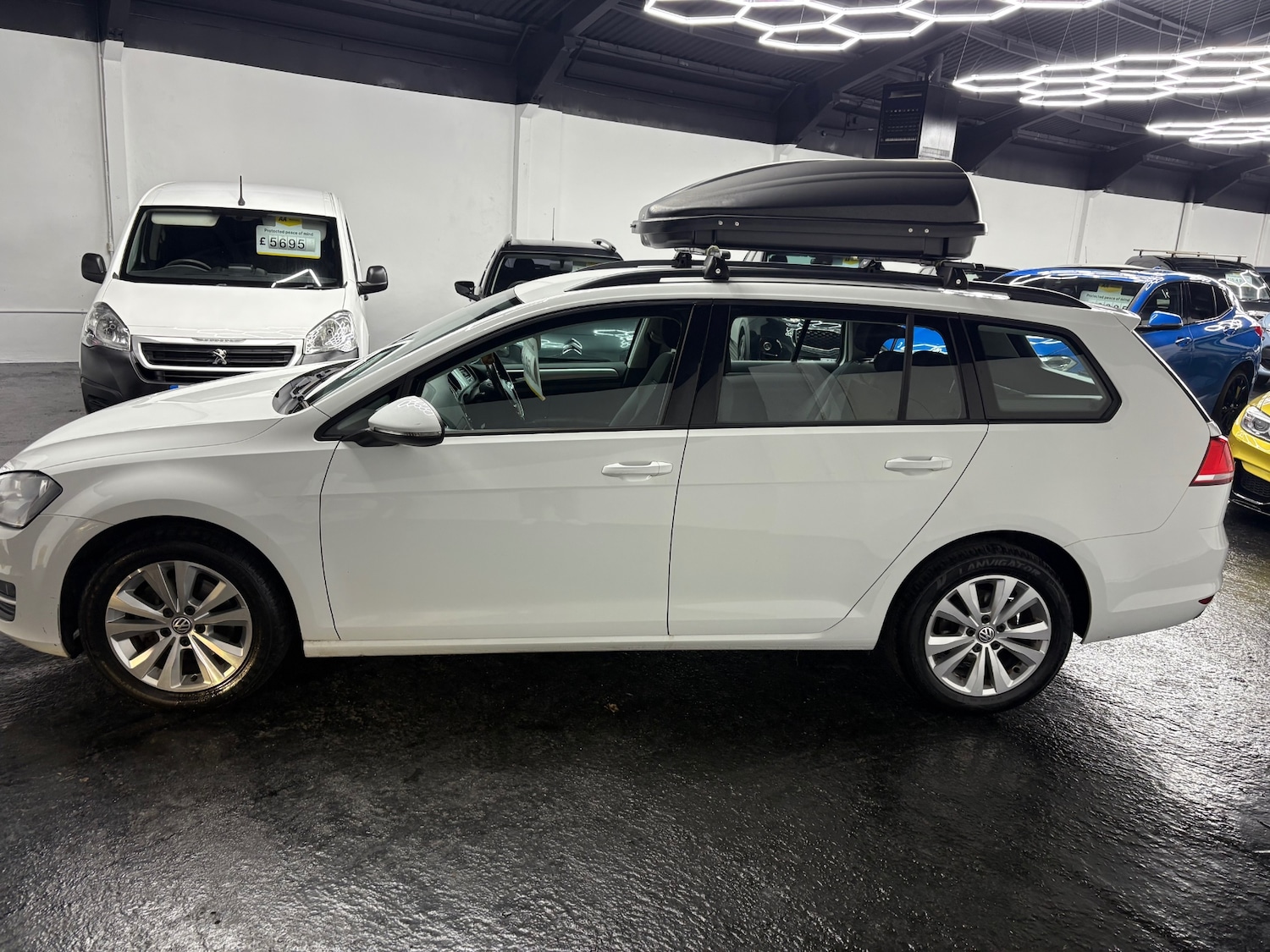 Used Volkswagen Golf 2014 for sale - 77045672: Photo 4