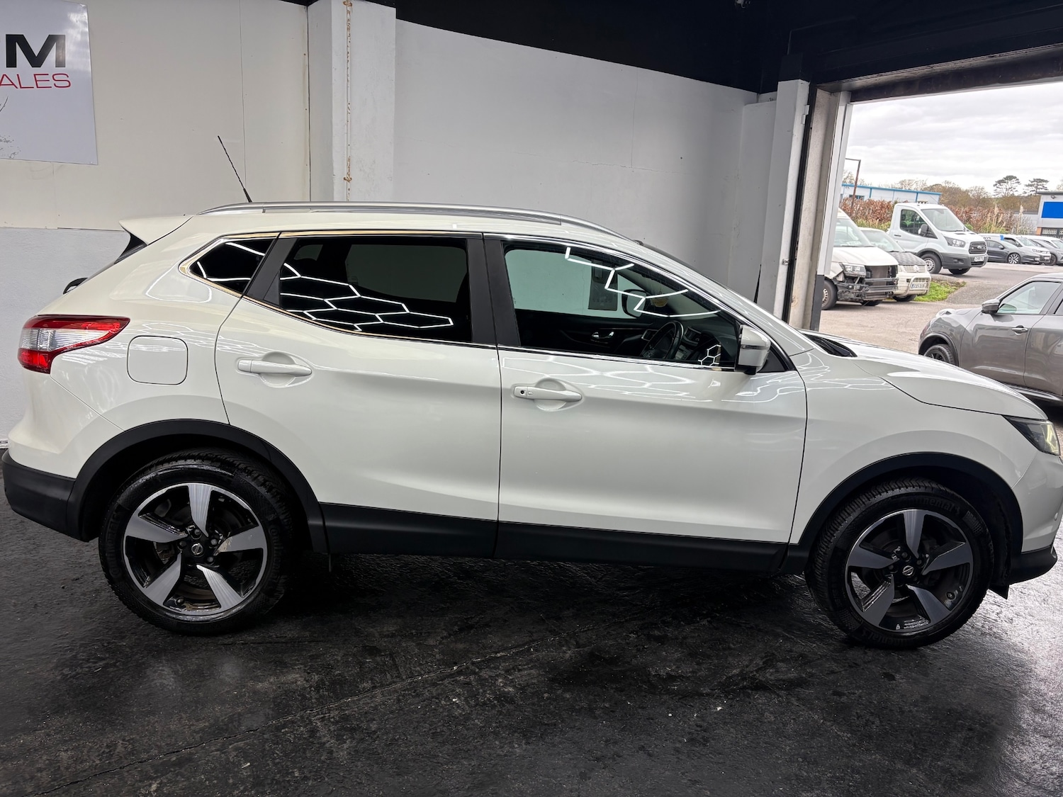 Used Nissan Qashqai 2016 for sale - 77775926: Photo 9