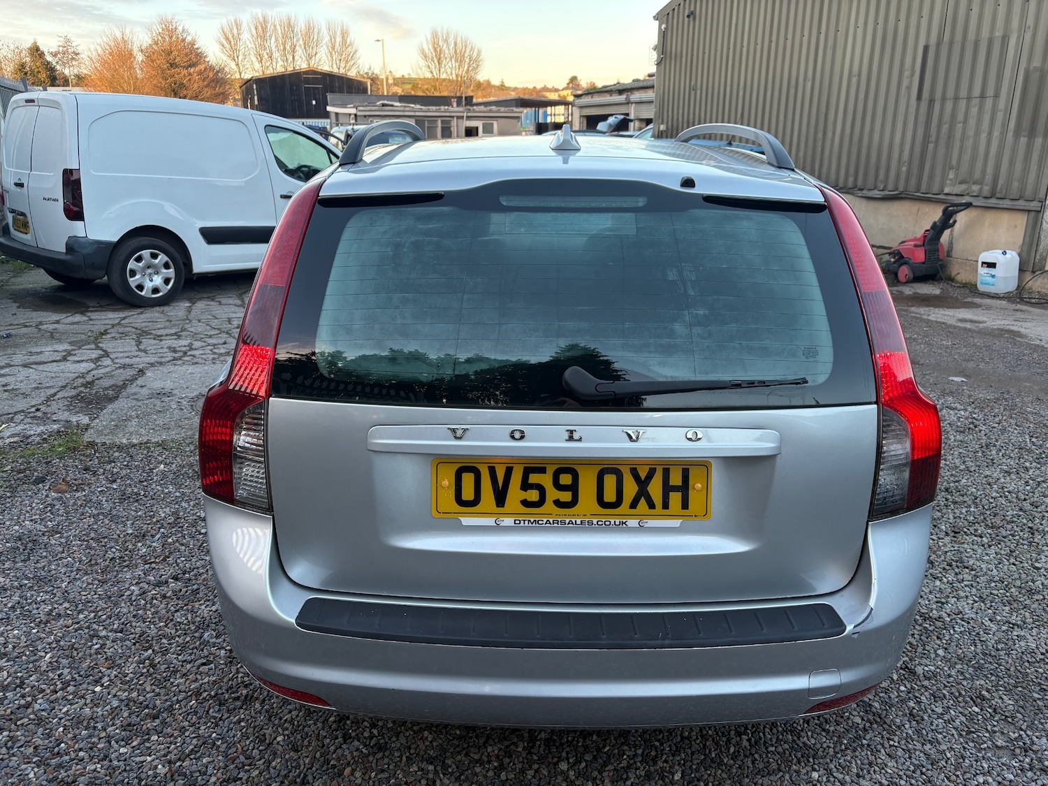 Used Volvo V50 2009 for sale - 76655637: Photo 4