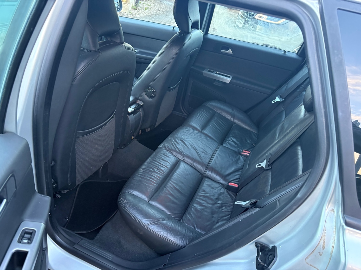 Used Volvo V50 2009 for sale - 76655637: Photo 6