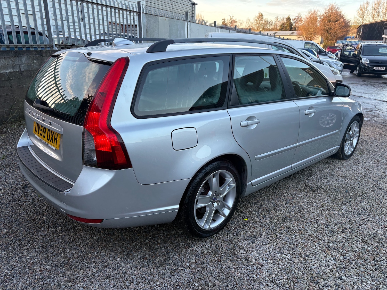 Used Volvo V50 2009 for sale - 76655637: Photo 7