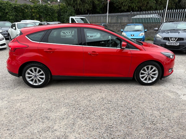 Used Ford Focus 2017 for sale - 75156812: Photo 2