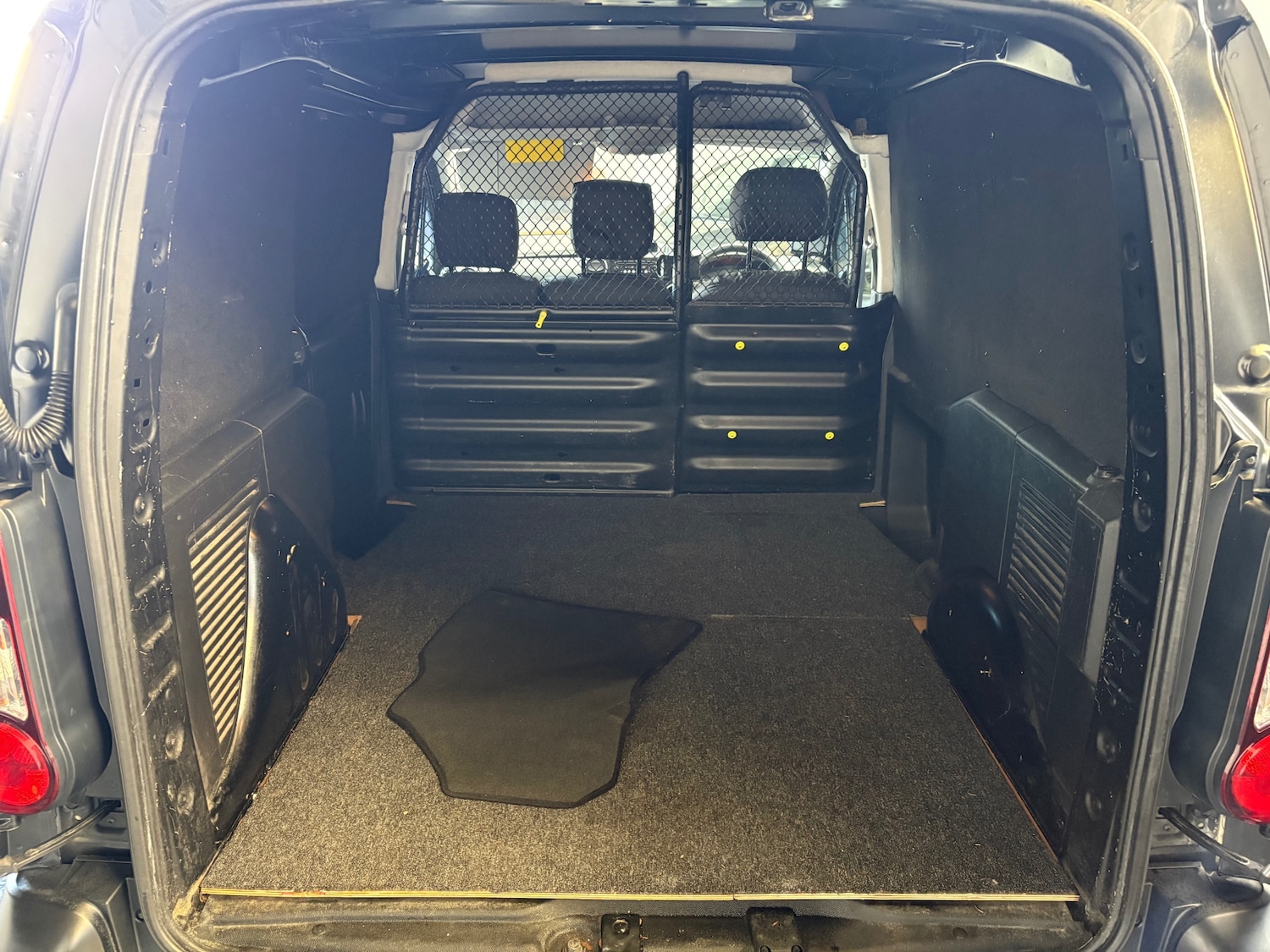 Used Citroen Berlingo 2014 for sale - 77336649: Photo 9