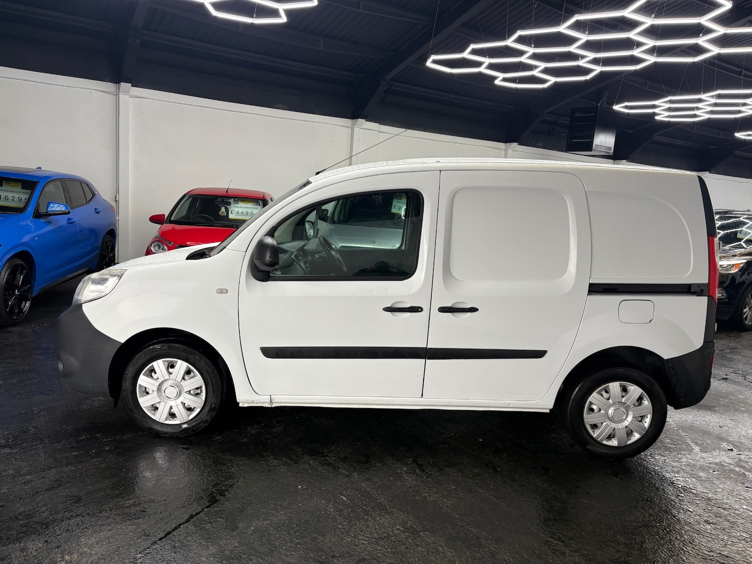 Used Renault Kangoo 2015 for sale - 77591486: Photo 2