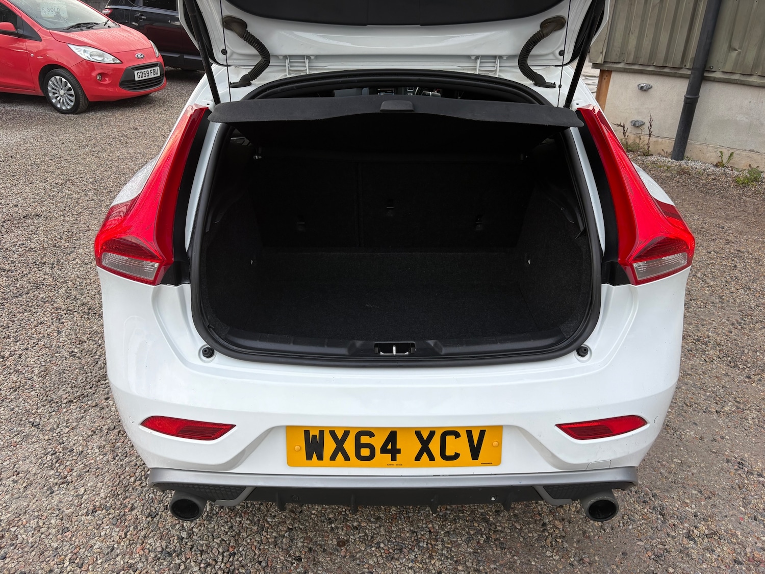 Used Volvo V40 2014 for sale - 76384662: Photo 10